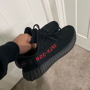 Yeezy Boost 350 V2 Bred